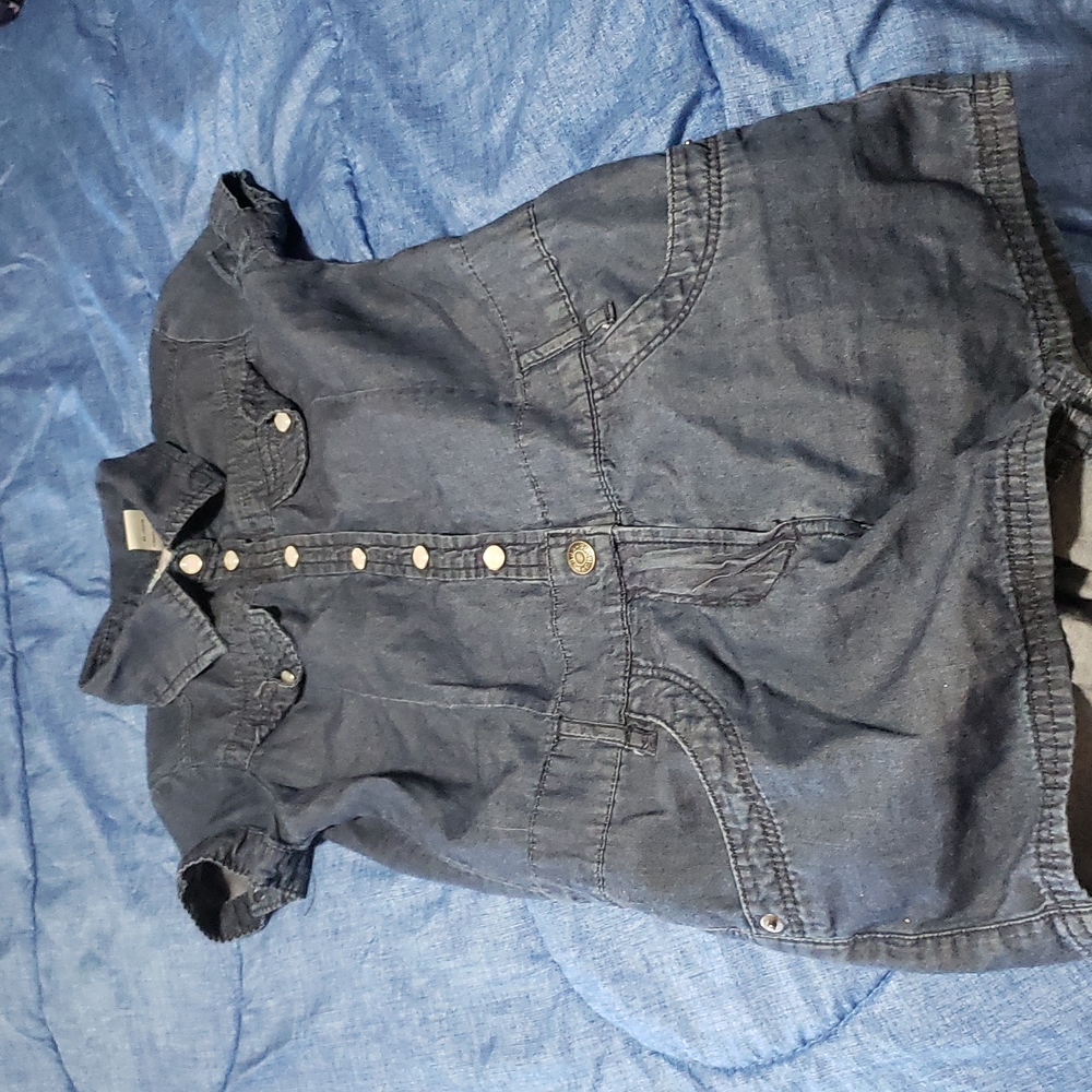 Guess size 8 youth Jean jumper with pearl buttons